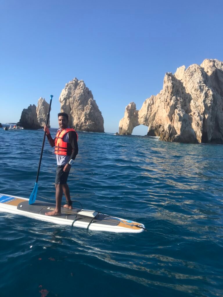 the best experience for stand-up paddleboarding in Los Cabos